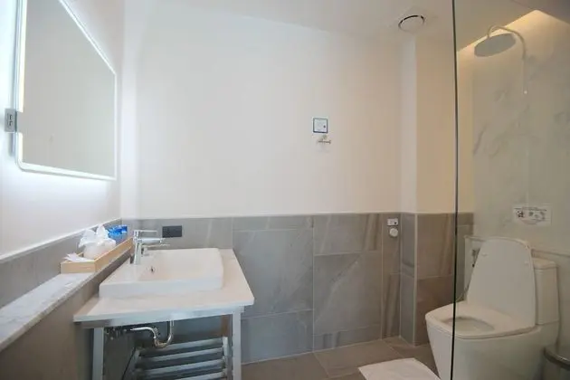 Deluxe Tek Büyük veya İki Ayrı Yataklı Oda, Havuz Manzaralı