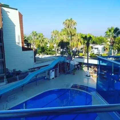 Standard Tek Büyük Yataklı Oda, Sadece Kadınlar Için, Balkon, Havuz Manzaralı