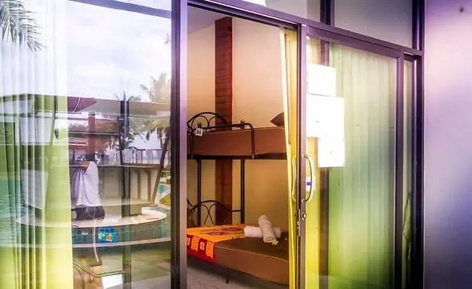 18-Bed Mixed Dorm