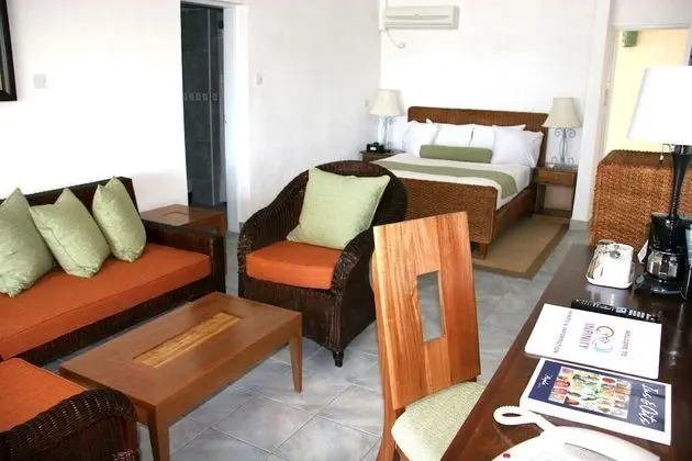 Standard Oda, Havuz Manzaralı (Land Side)