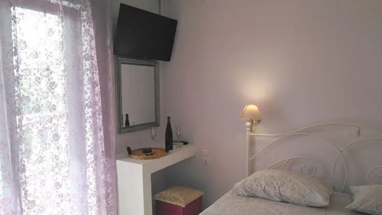 Deluxe Tek Büyük Yataklı Oda, Avlu Manzaralı