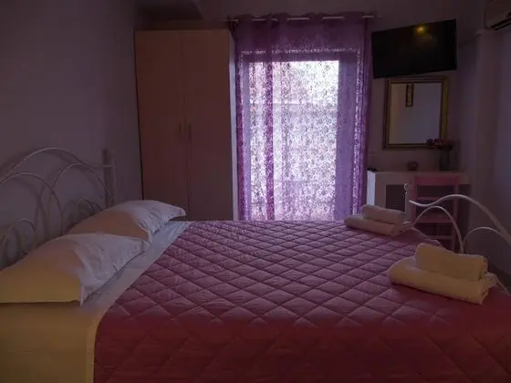 Deluxe Tek Büyük Yataklı Oda, Avlu Manzaralı