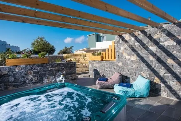 Luxury Stüdyo, Sıcak Su Küveti