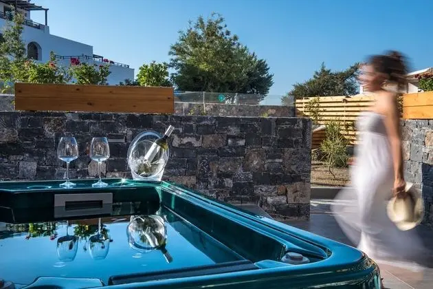 Luxury Stüdyo, Sıcak Su Küveti