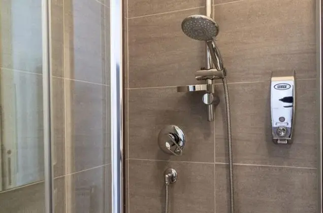 Classic Tek Büyük Yataklı Oda