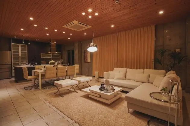 Ev (Resort Chatan)