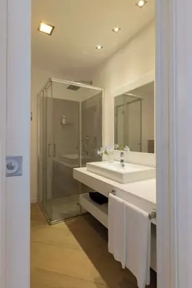 Deluxe Tek Büyük veya İki Ayrı Yataklı Oda