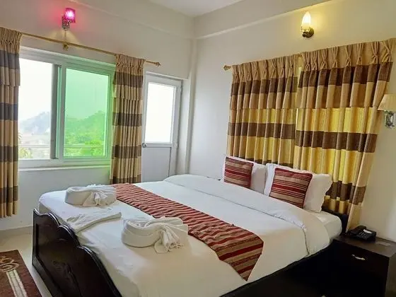 Deluxe Büyük Yataklı Tek Kişilik Oda, 1 Yatak Odası, Sigara İçilmez, Bahçe Manzaralı