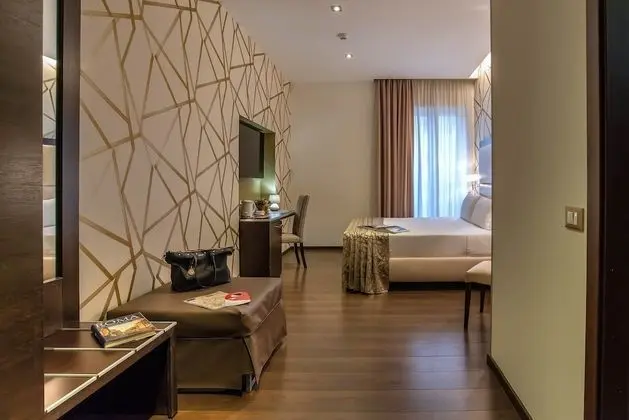 Junior Stüdyo Süit