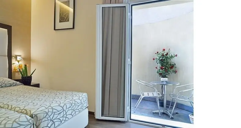 Tek Büyük Yataklı Oda