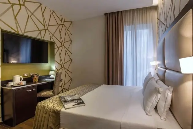 Tek Büyük Yataklı Oda