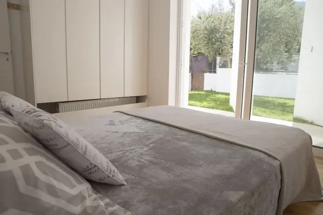 Deluxe Apart Daire, Bahçe Manzaralı