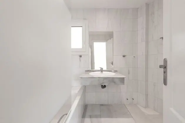 Apartment 112