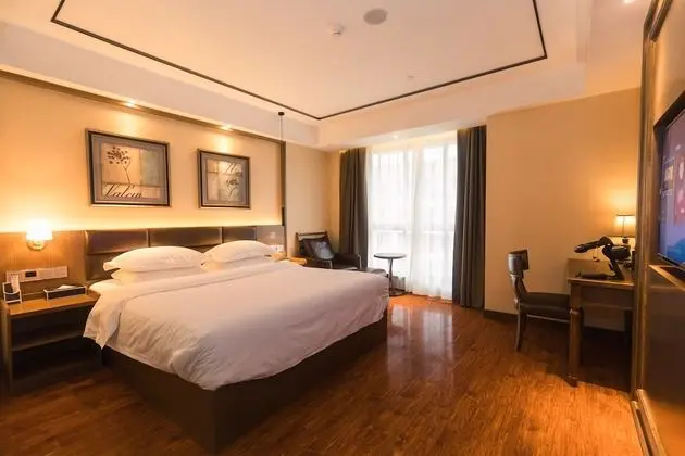 Premium Tek Büyük Yataklı Oda