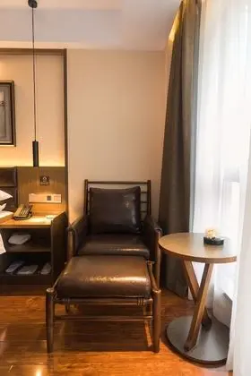 Premium Tek Büyük Yataklı Oda