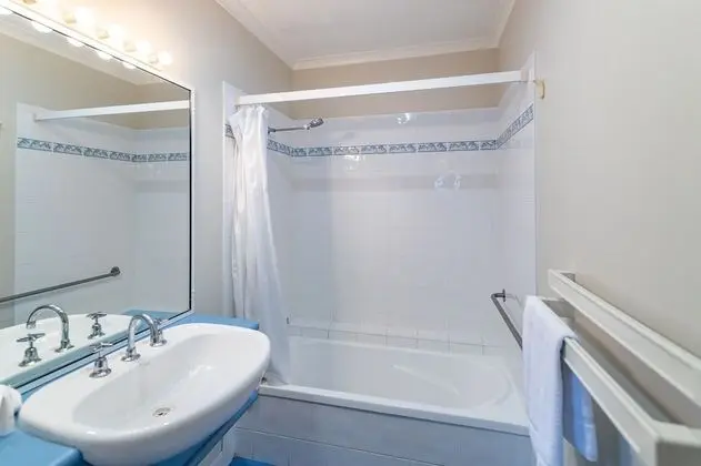 Villa (Dune Bath)