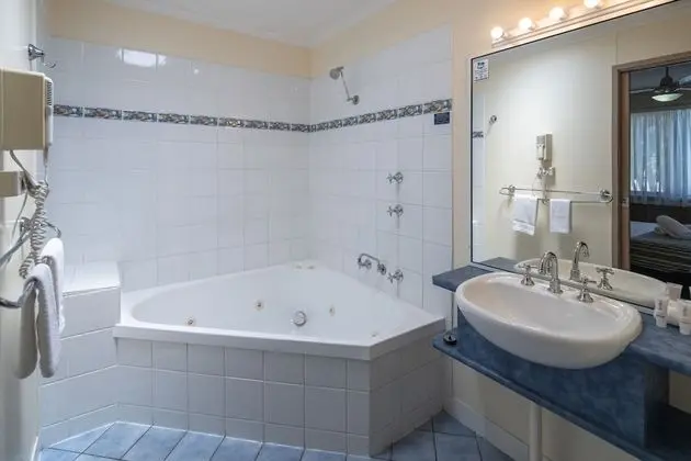 Villa (Waterfront Villa 1 night)
