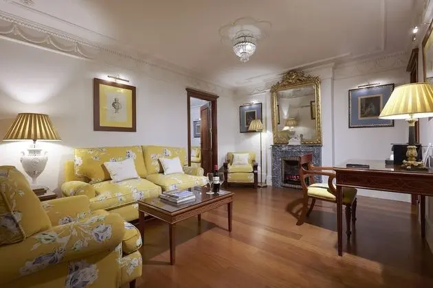 Premium Oda (2 adults + 1 child)