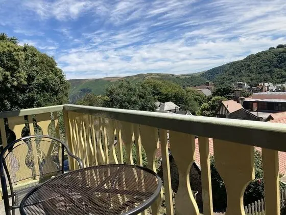 Tek Büyük Yataklı Oda, Balkon