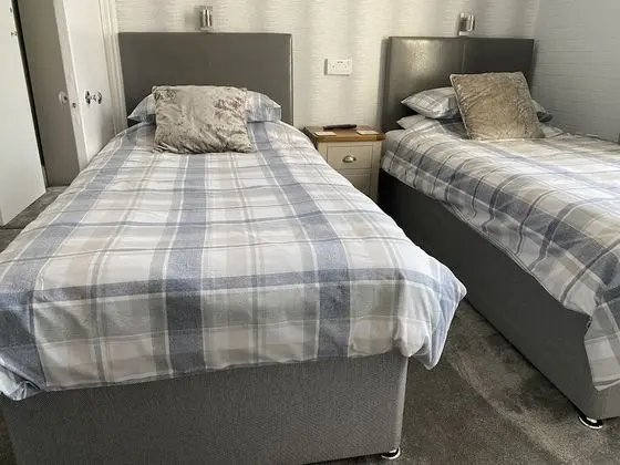 İki Ayrı Yataklı Oda, Banyolu/Duşlu
