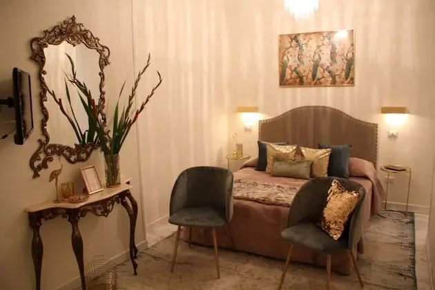 Tek Büyük Yataklı Oda, Sıcak Su Havuzu, Avlu Manzaralı