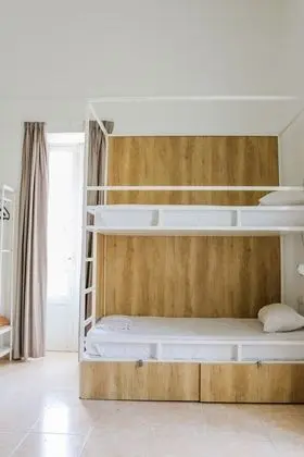 Ortak Ranzalı Oda, Sadece kadınlar için, Ortak Banyo (12 beds)