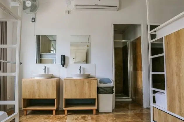 Ortak Ranzalı Oda, Sadece kadınlar için, Ortak Banyo (12 beds)
