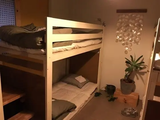Ortak Ranzalı Oda, Sadece kadınlar için