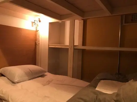 Ortak Ranzalı Oda, Sadece kadınlar için