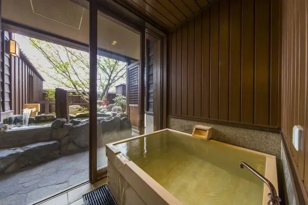 Süit (For 4 Pax, Private Open-Air Bath)
