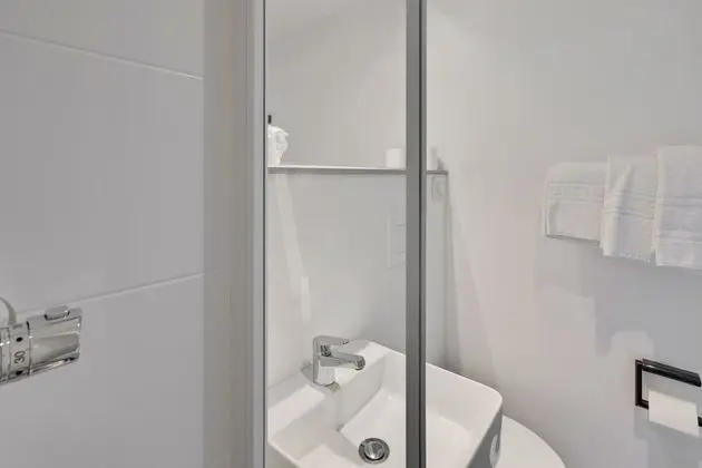 Üç Kişilik Oda