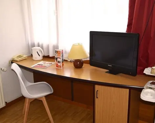 Üç Kişilik Oda