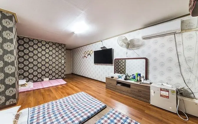 Oda (Korean-style Ondol Room)