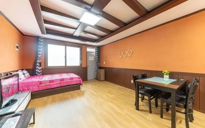 Oda (Green Room (Cypress Tree Room))