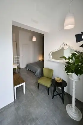 Deluxe Tek Büyük Yataklı Oda, Havuz Manzaralı