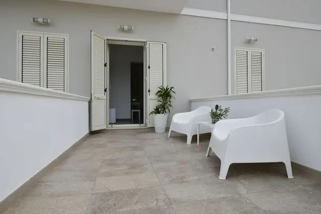 Deluxe Tek Büyük Yataklı Oda, Havuz Manzaralı