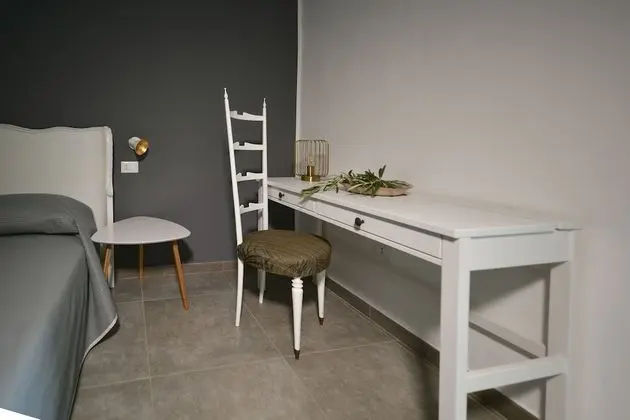 Deluxe Tek Büyük Yataklı Oda, Havuz Manzaralı