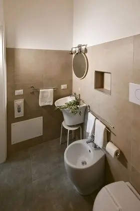 Deluxe Tek Büyük Yataklı Oda, Havuz Manzaralı