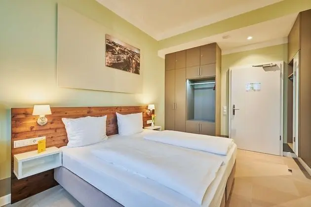 Classic Tek Büyük Yataklı Oda