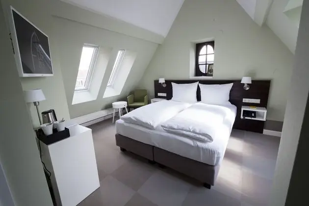 Classic Tek Büyük Yataklı Oda