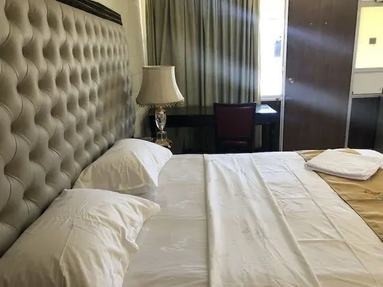 Premium Tek Büyük Yataklı Oda