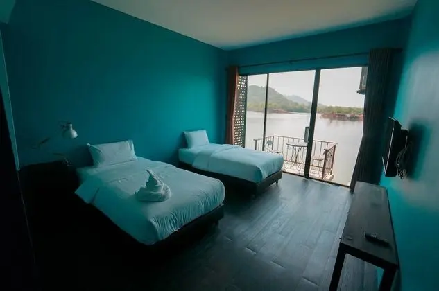 Deluxe Twin Room with Lake View