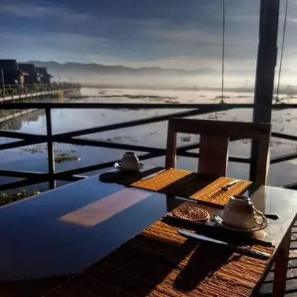 Bungalov, Göl Manzaralı