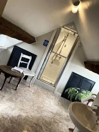Süit, Banyolu/Duşlu