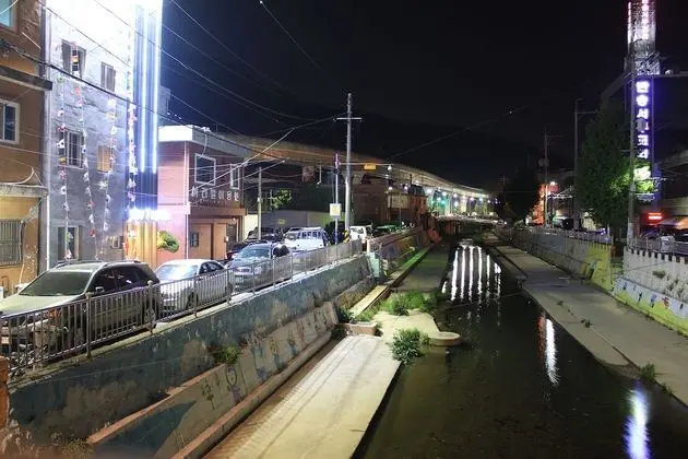 Basic Oda, Nehir Manzaralı