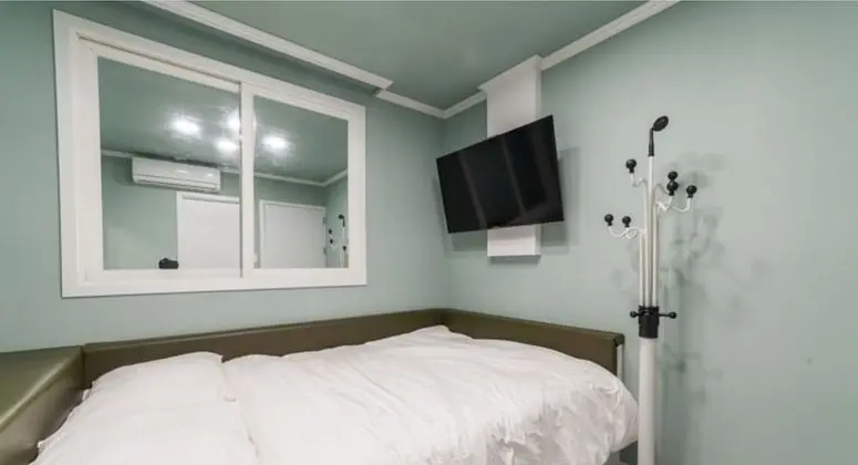 Basic Tek Büyük Yataklı Oda