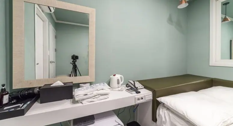 Basic Tek Büyük Yataklı Oda