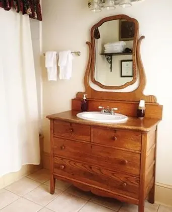 Oda, Özel Banyo (Cassidy Wharf)