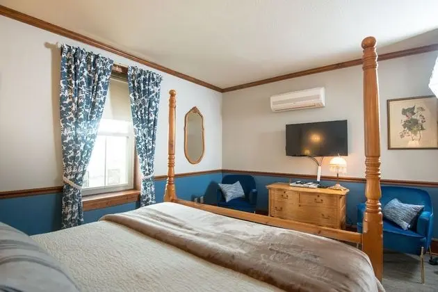 Oda, 1 Büyük (Queen) Boy Yatak, Sigara İçilmez (Room # 1 upstairs)