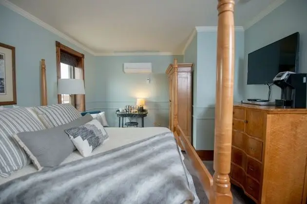 Oda, 1 Büyük (Queen) Boy Yatak, Sigara İçilmez (Room # 5 upstairs)